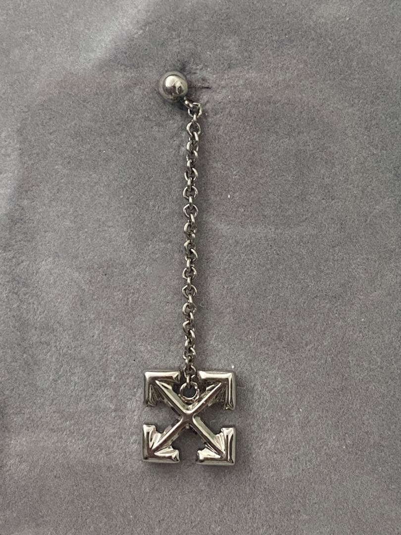 Off-White アロードロップピアス シルバー