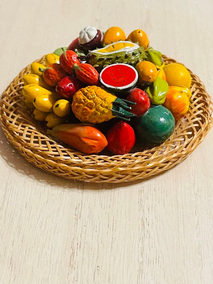 カラフルなフルーツバスケット　置物