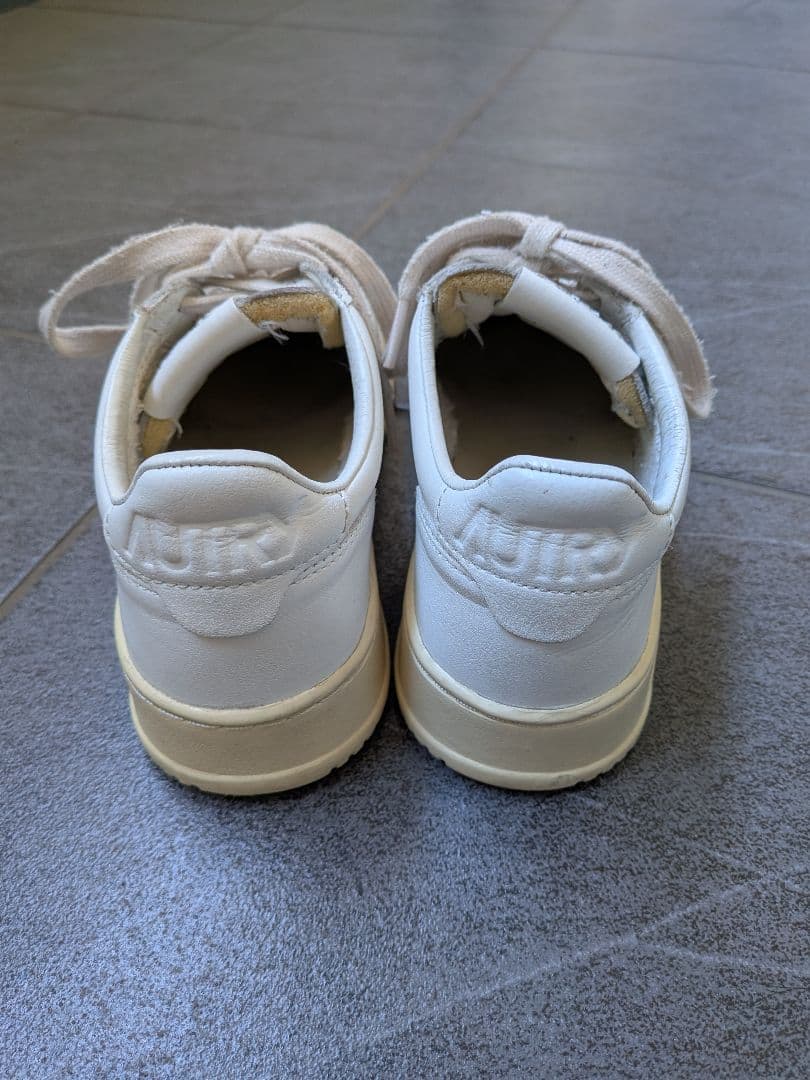 美品AUTRY オートリー スニーカー メダリスト　白　ホワイト 37