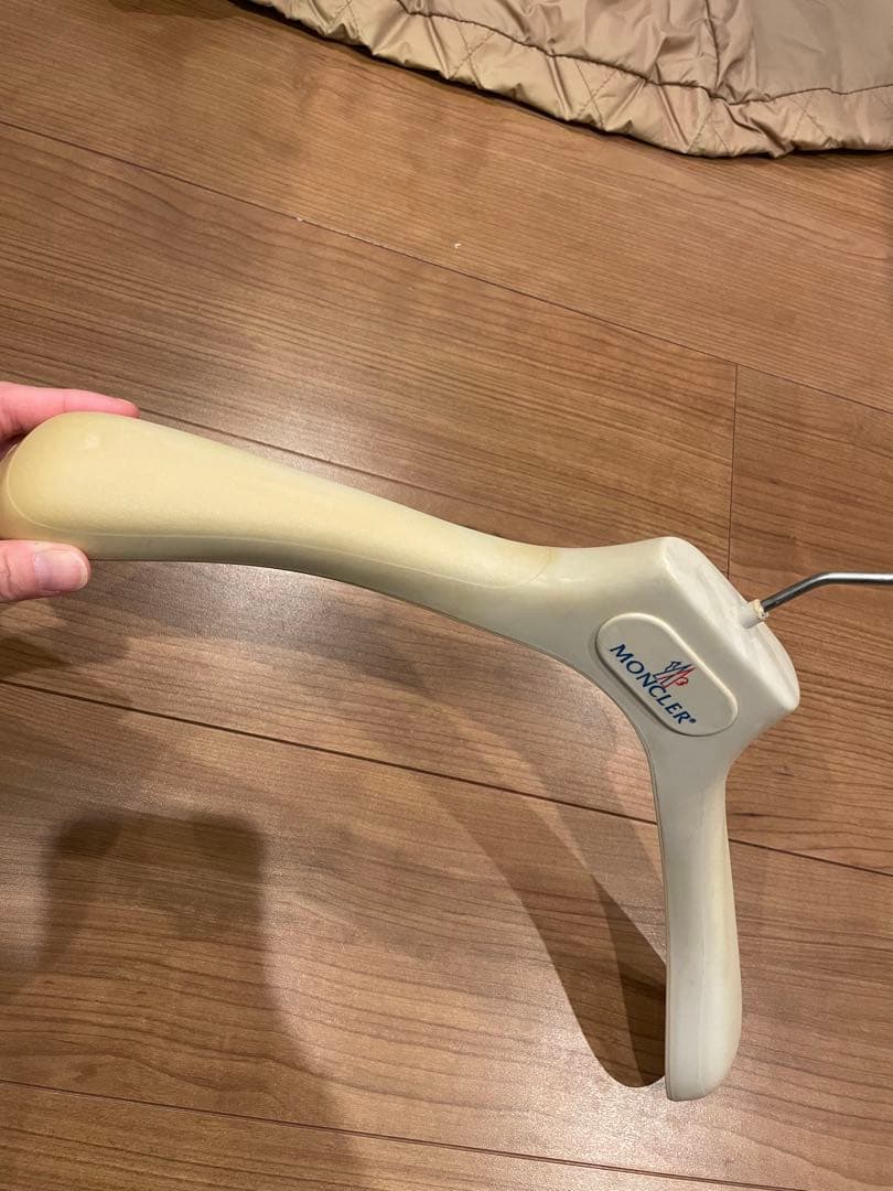 MONCLER ベージュ ダウンジャケット