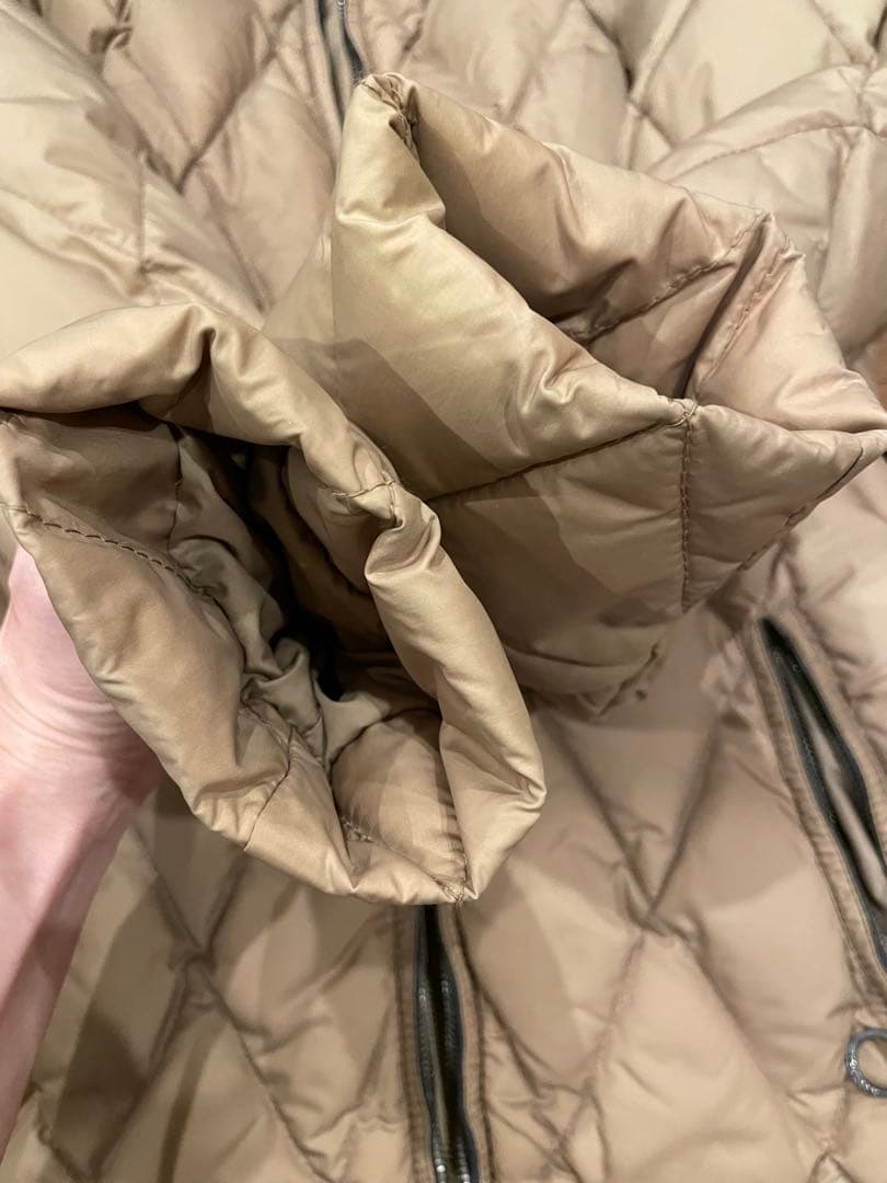 MONCLER ベージュ ダウンジャケット