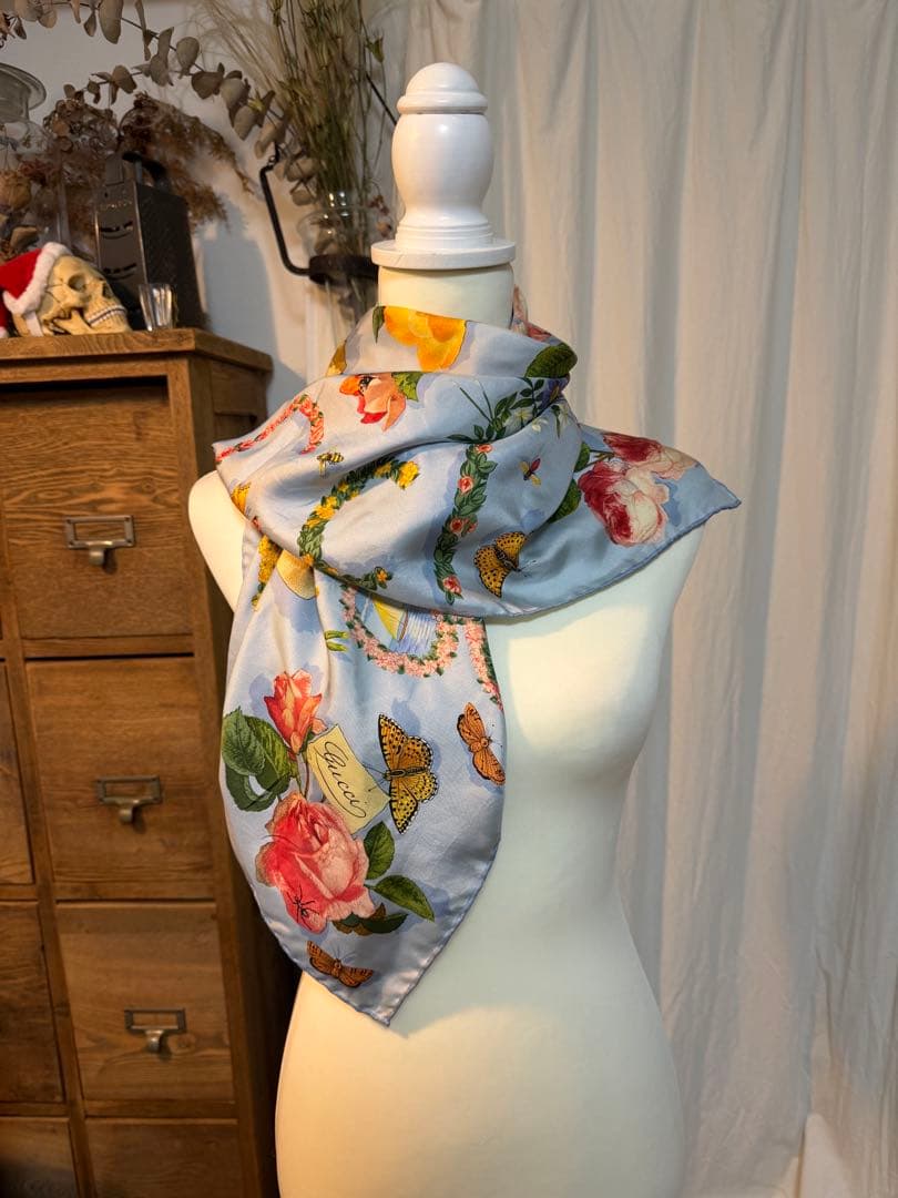 GUCCI 花柄 昆虫　大判　シルクスカーフ