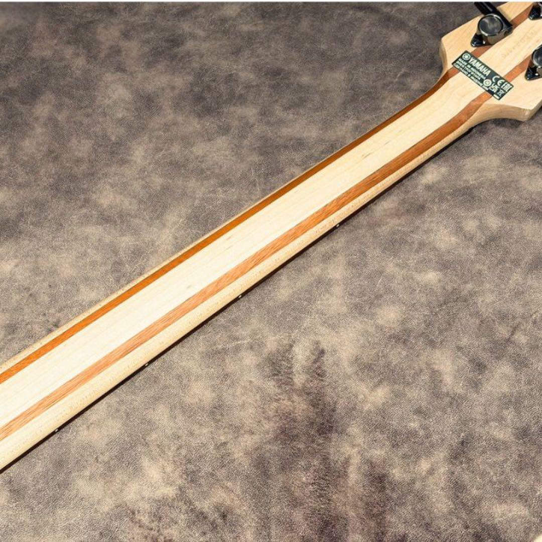 YAMAHA / TRBX304 エレキベース 純正ソフトケース、ストラップ付き