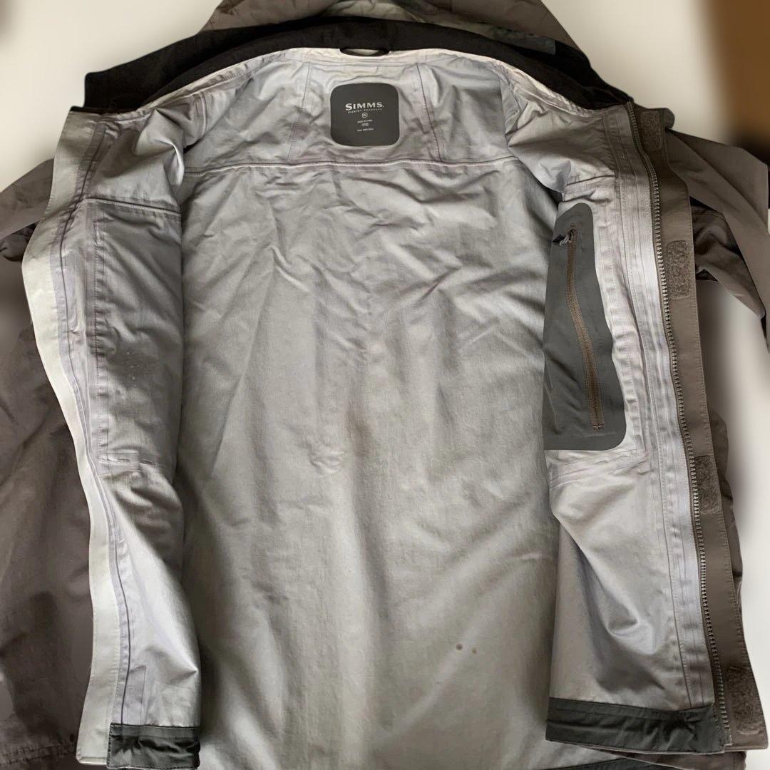 SIMMSシムス　カーキ色ＸＬ　ブルゾン　フィッシングジャケットウェア