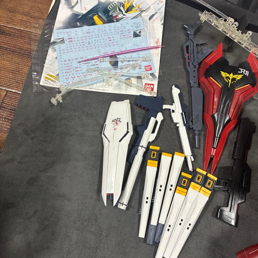 シ*グ様 ガンプラ（説明書付き）ジャンク品　MGνガンダム+サザビー　ver.K