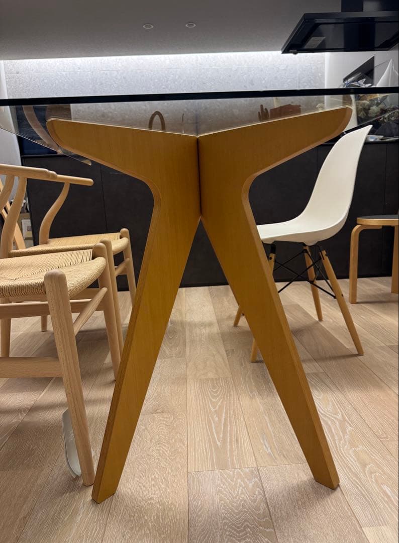 ペガサスダイニングテーブル/デザイナー家具/4人がけ/ガラステーブル