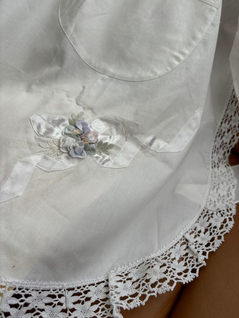 ヒスクーロネ　エプロン