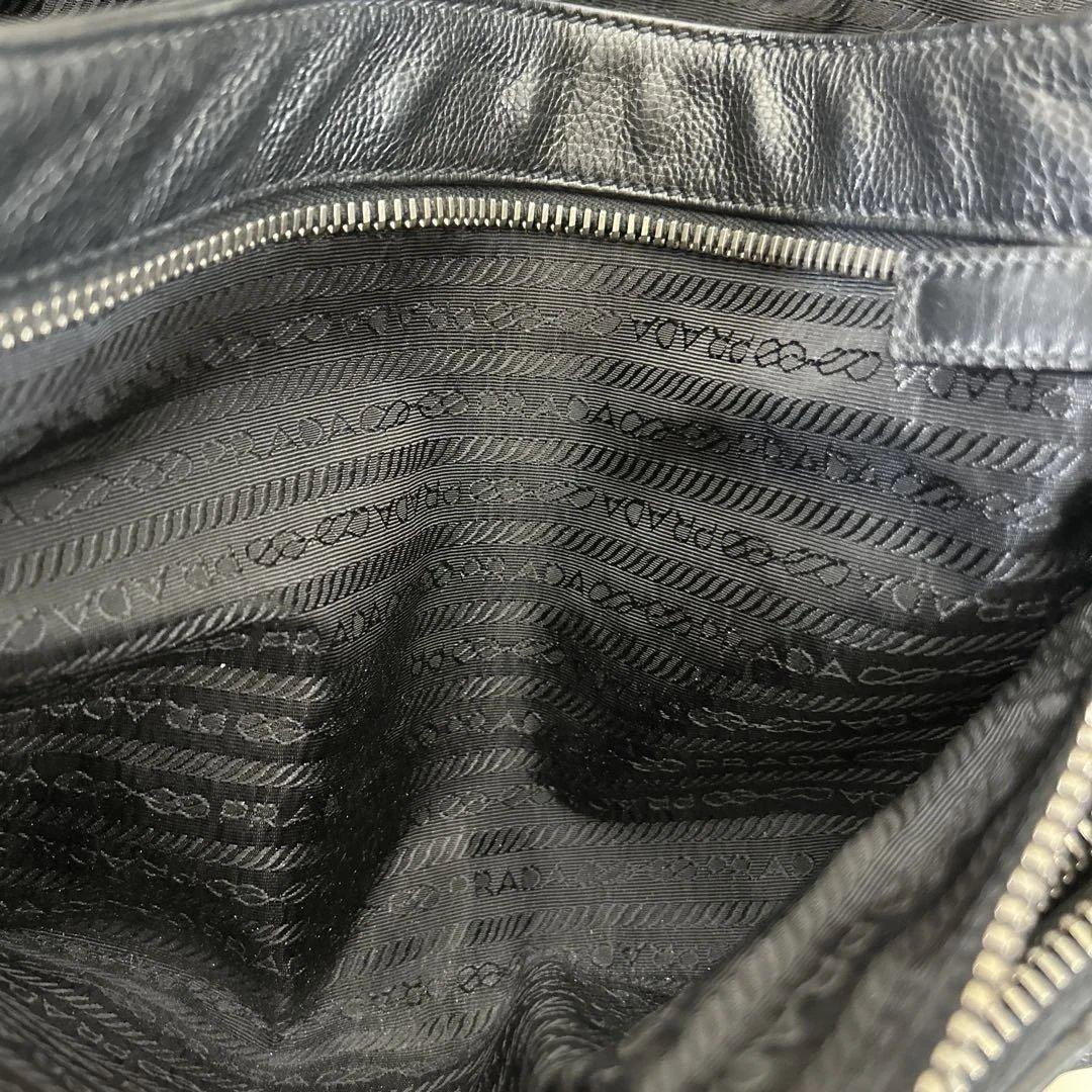 希少　プラダ　PRADA ブラック メッセンジャーバッグ　バッファロー革　黒