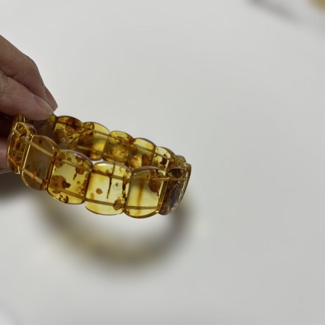 虫入り花入りアンバーのバングル