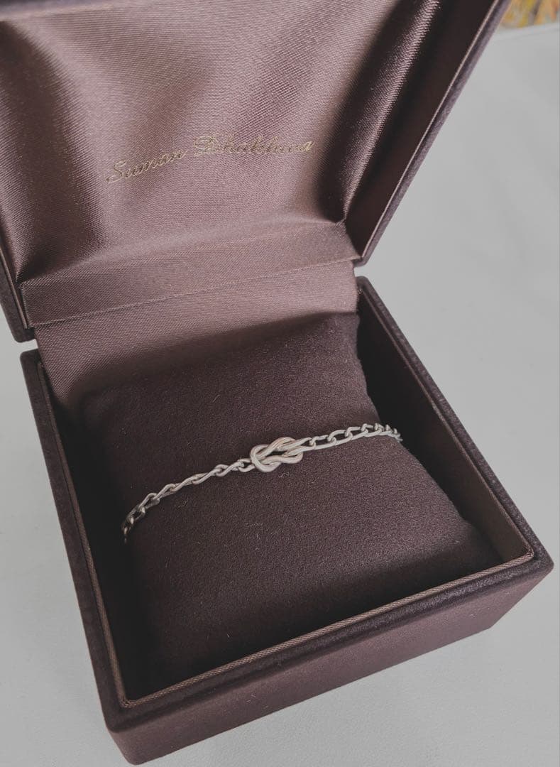 Suman Dhakhwa シルバー 結び目デザイン チェーンブレスレット