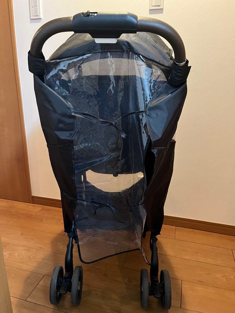 アップリカ　マジカルエアーフリー　レインカバー付き