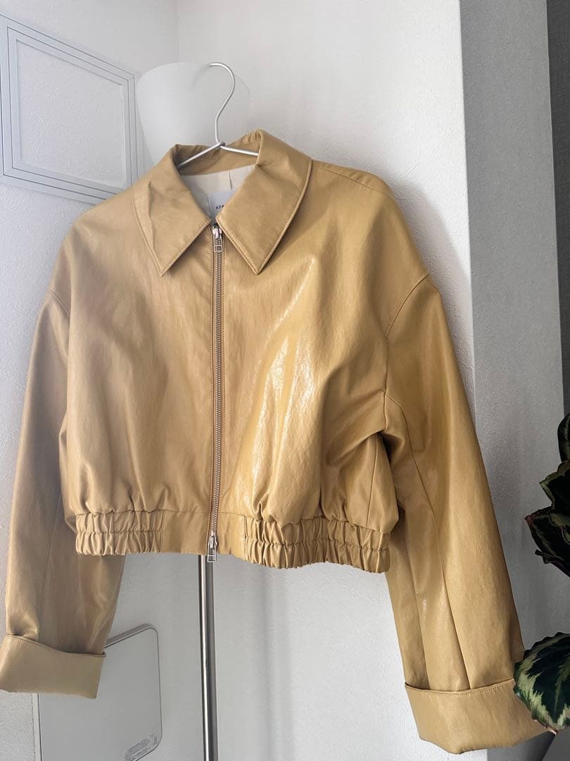 ADAM ET ROPÉ フェイクレザー　ショートブルゾン　ジャケット