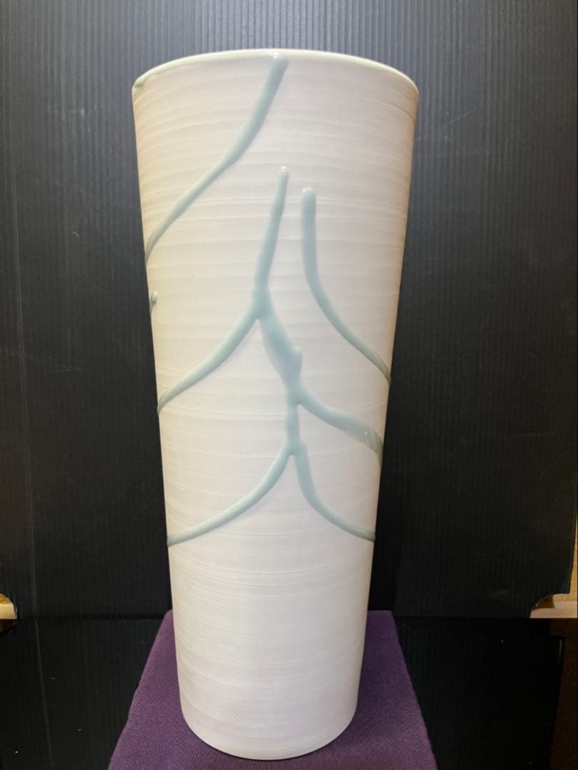 四代徳田八十吉　（順子）　青磁　花入