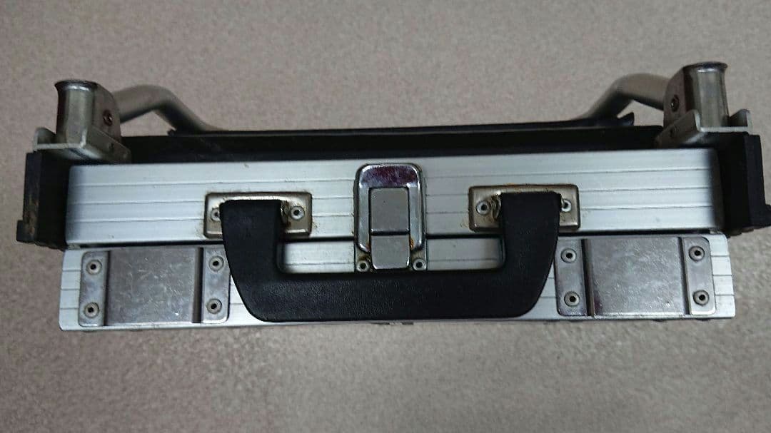 ヘラ台 ヘラブナ釣用椅子F-22 と折りたたみ アルミヘラブナ台釣用椅子ブラック