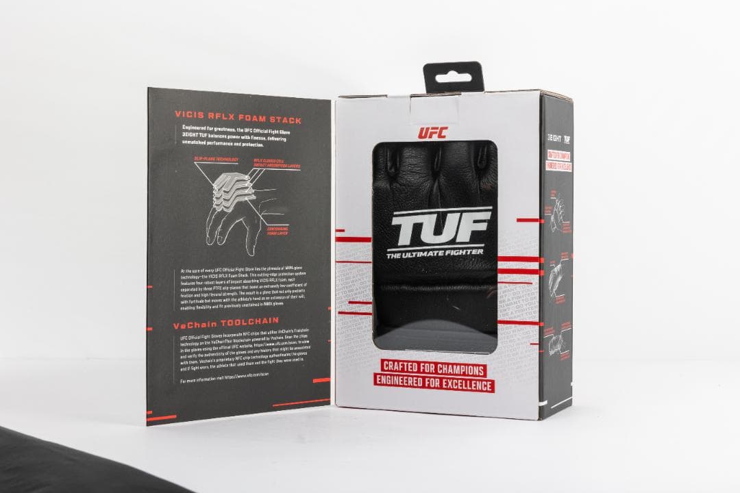 公式販売店【独占】UFC3Eight 公式試合用　グローブ新品 激レアS-L