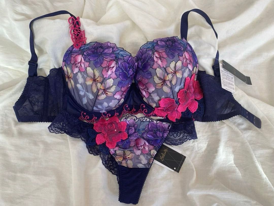 Salute 63 ブラ　Mソングセット　H65 パルファージュ ルジェ チリ