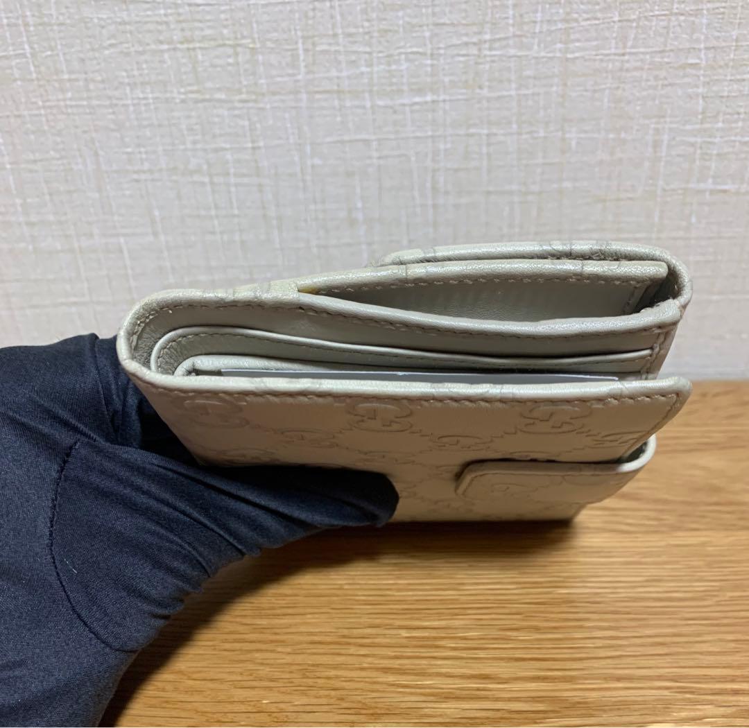 Gucci 財布　二つ折り　未使用　ホワイト　GGシマ