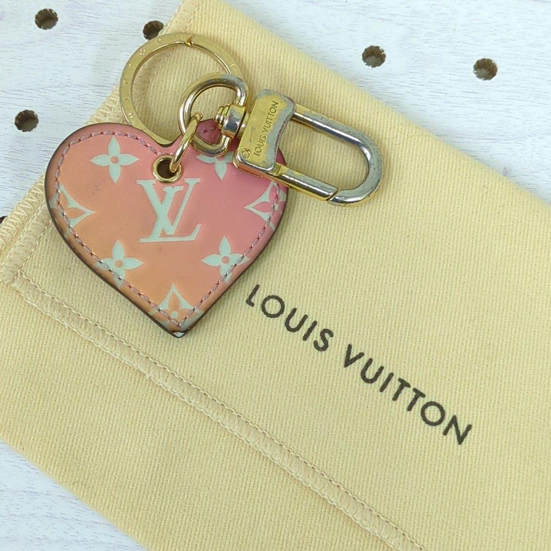 ルイヴィトン キーホルダー モノグラム ポルトクレ・クール ラブ ロック