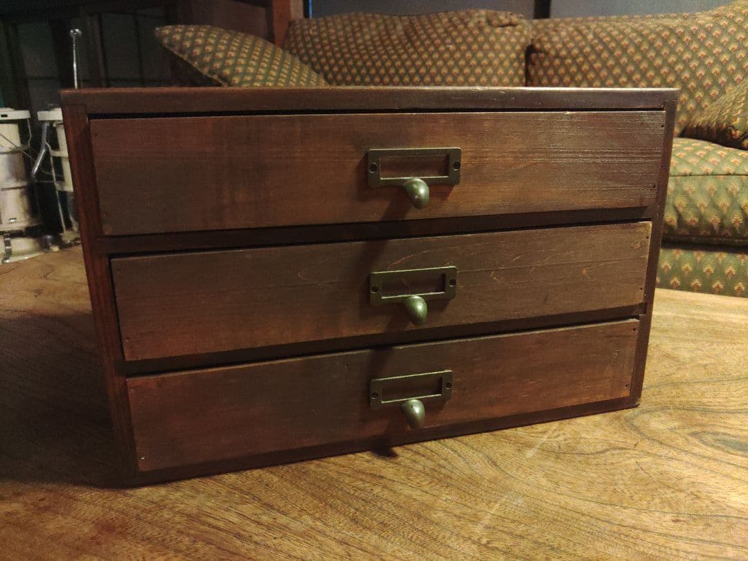 シェルフ　チェスト　小箪笥　木製3段　小物入れ　卓上　ヴィンテージ　収納　棚