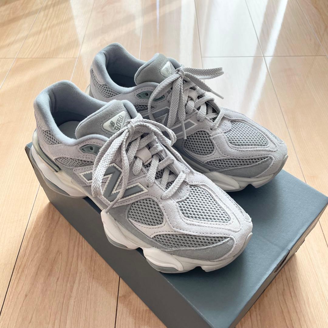 【美品】ニューバランス 9060 (U9060ERD) 24.5 グレー