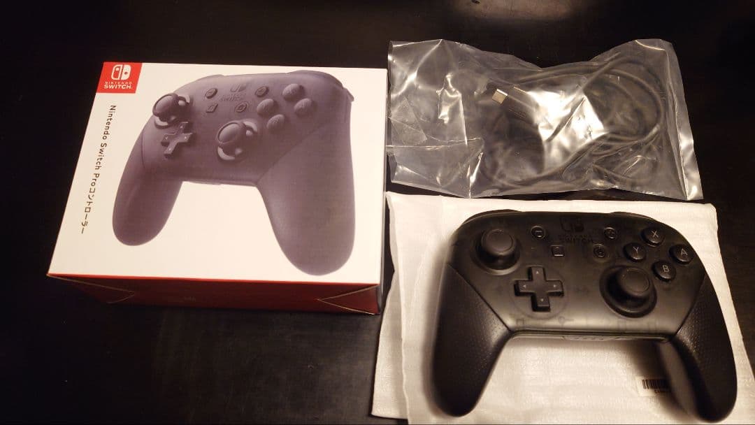 Nintendo Switch 本体 純正ケース付き プロコンもお付けします！