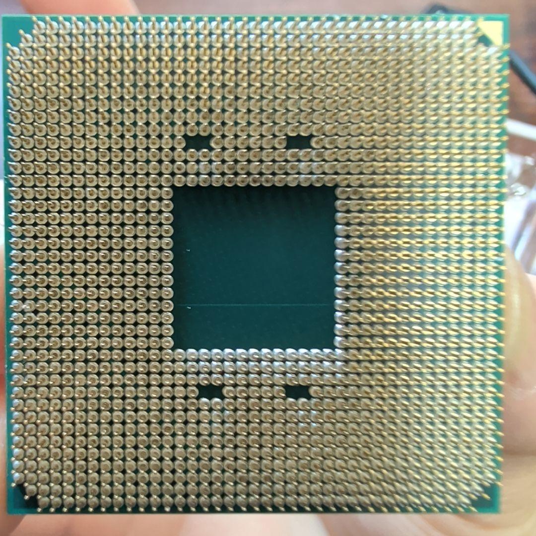 AMD Ryzen 7 3700X Wraith Prism RGBクーラー付き