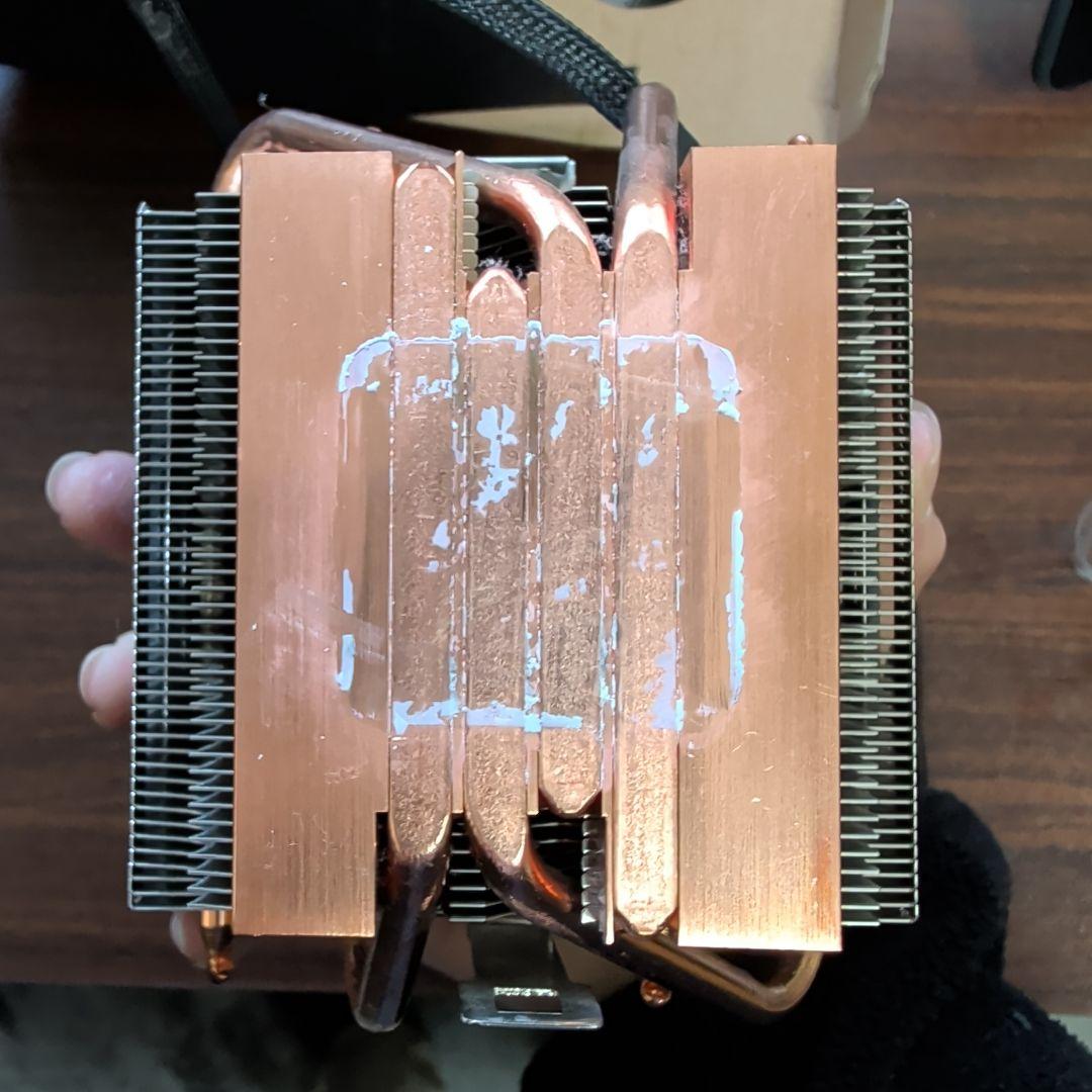 AMD Ryzen 7 3700X Wraith Prism RGBクーラー付き