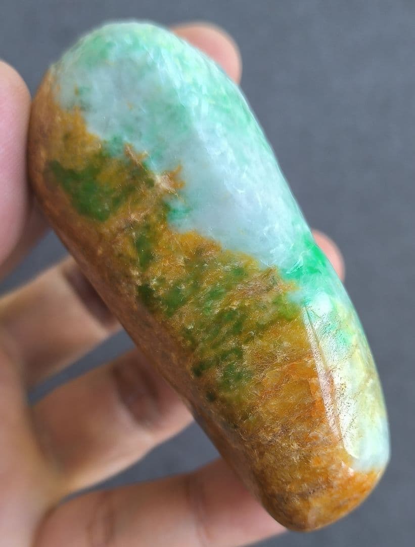 【貴重】ミャンマー産黄本翡翠（ジェダイト）の原石（313ｇ）