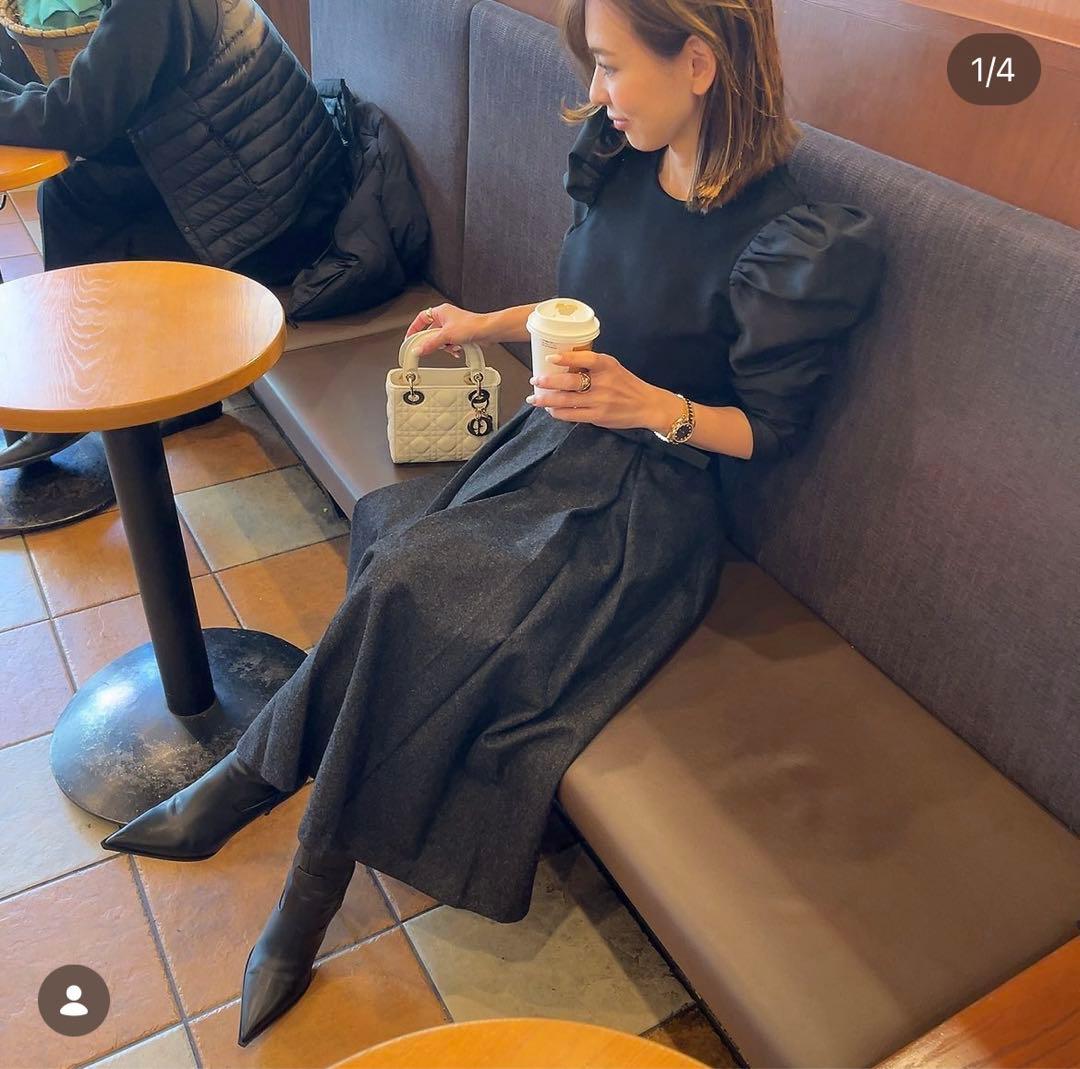 Heve 黒 パフスリーブ トップス