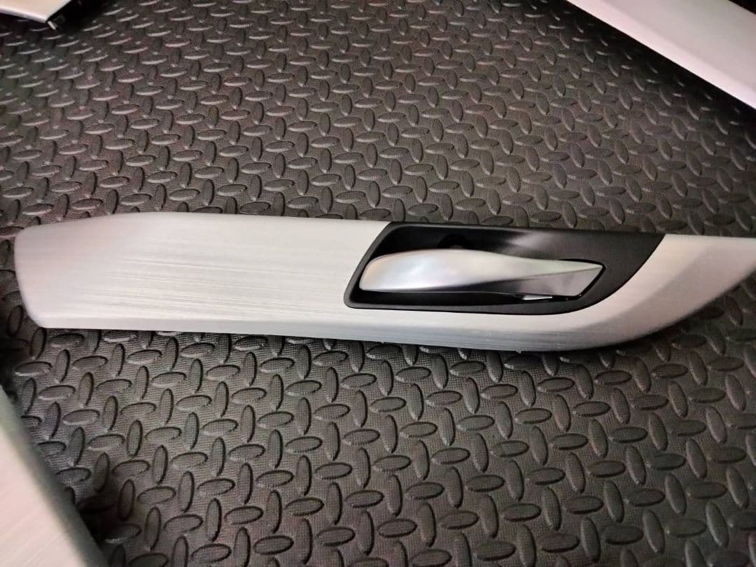 希少  e89 z4 インテリアパネル シルバー 35i 右ハンドル用