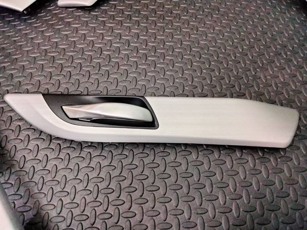 希少  e89 z4 インテリアパネル シルバー 35i 右ハンドル用