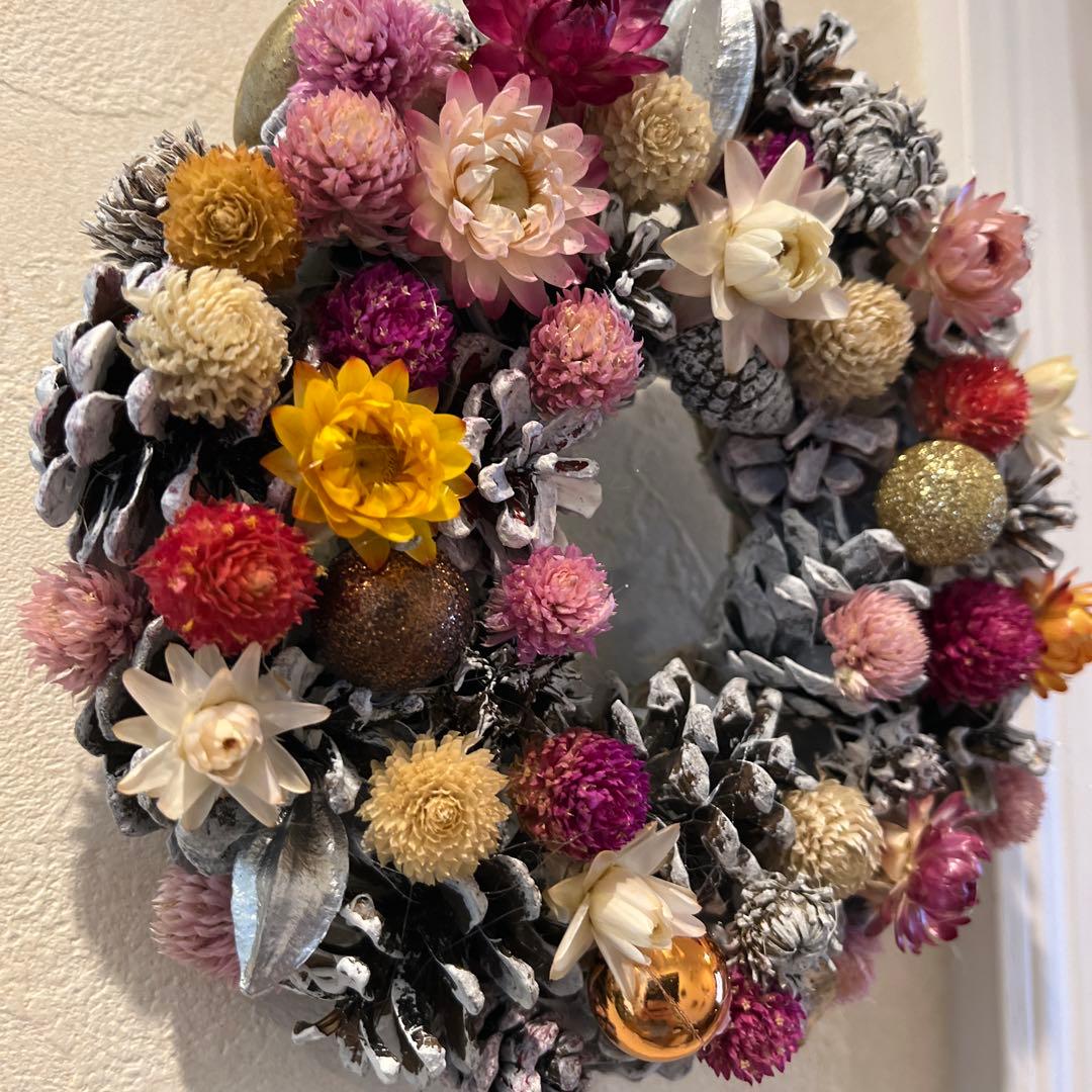 クリスマス松ぼっくり白ベース