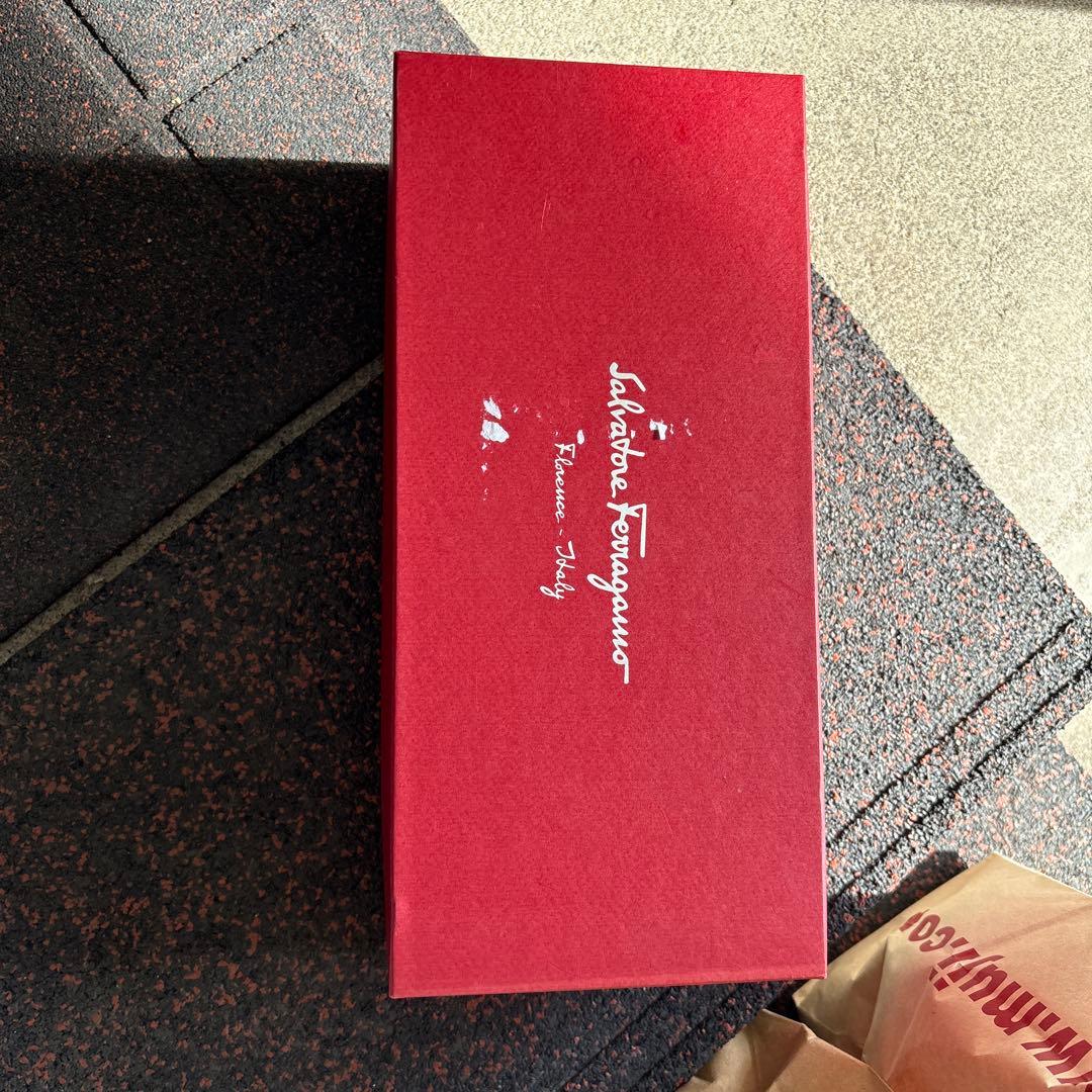 最終値下げ✨早めに決断 Ferragamo フラットシューズ シルバー