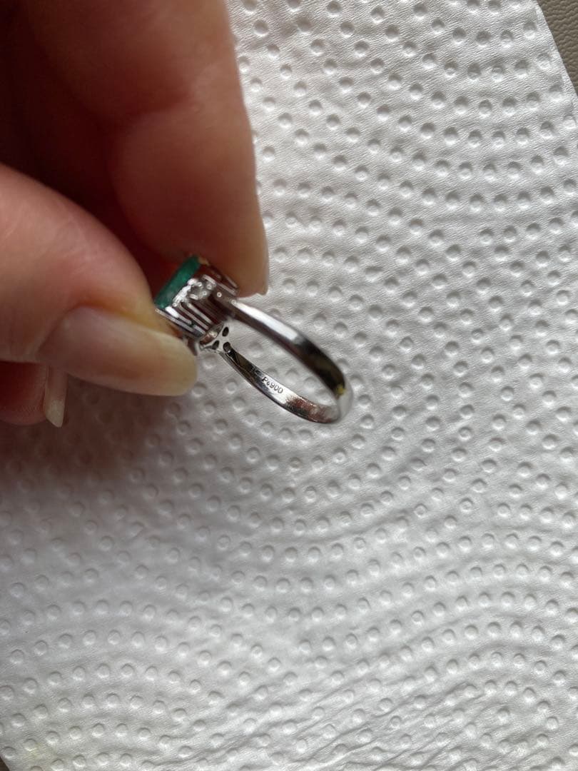 エメラルド指輪