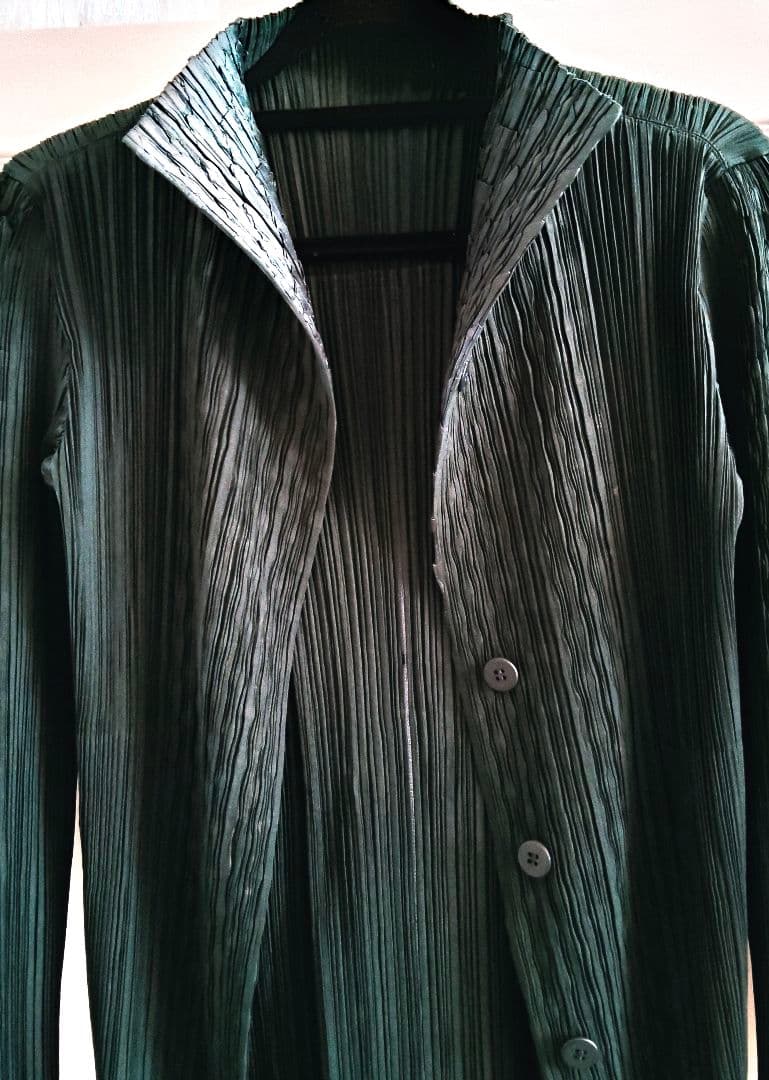 ISSEY MIYAKE FETE スケールプリーツコート 2