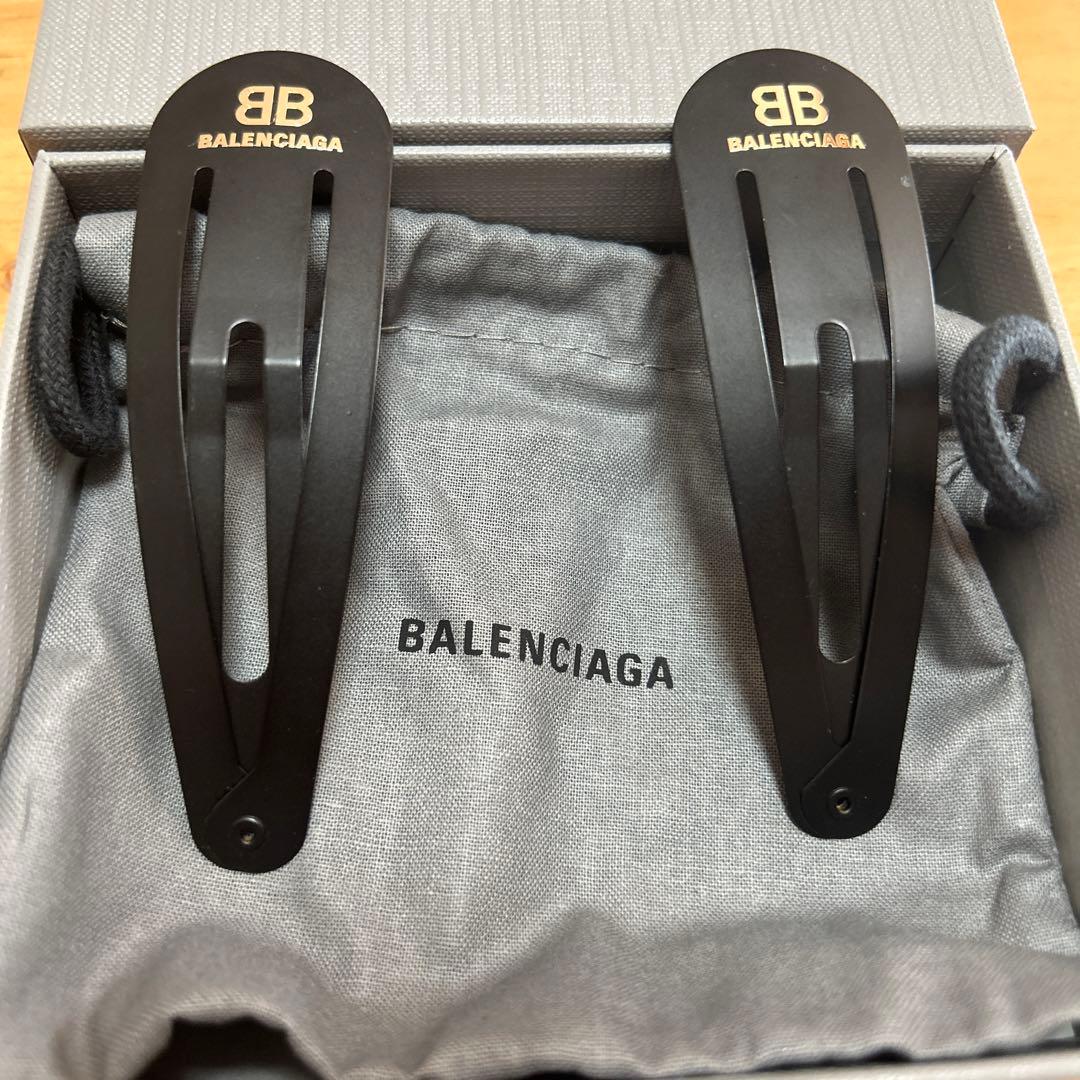BALENCIAGA ブラック ヘアピン