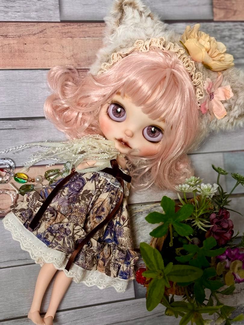 限定価格　カスタムアイシードール　ネオサイズ　白肌　ベージュピンク