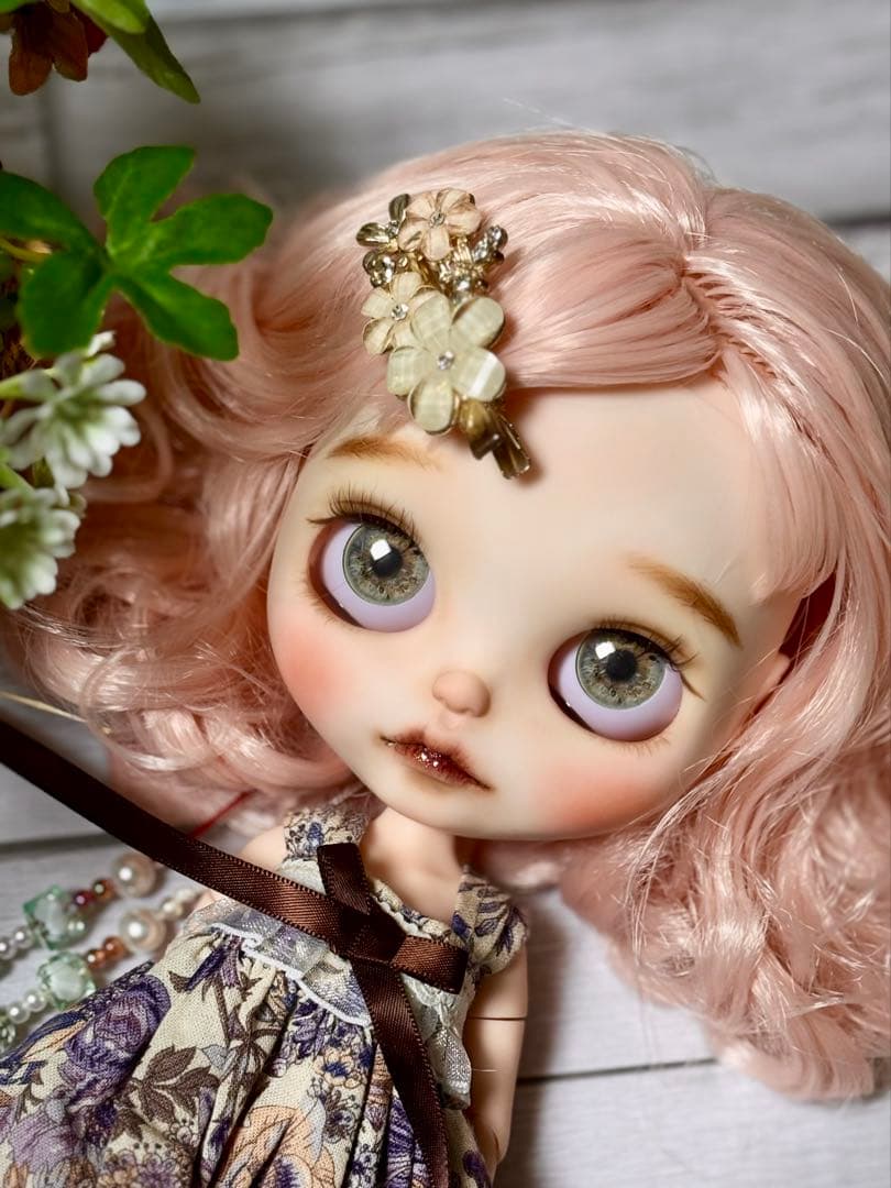 限定価格　カスタムアイシードール　ネオサイズ　白肌　ベージュピンク