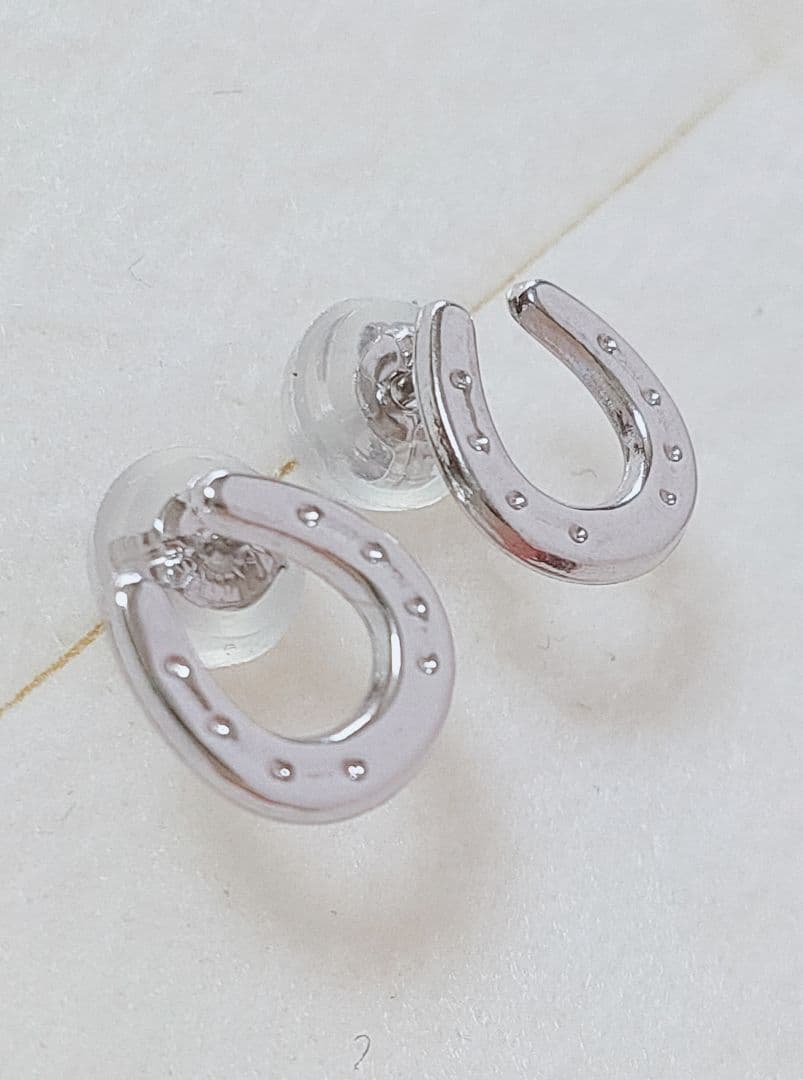 新作 未使用品 k14WG ピアス