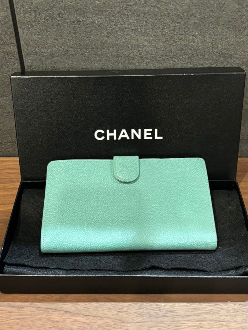 CHANEL がま口長財布　シャネル