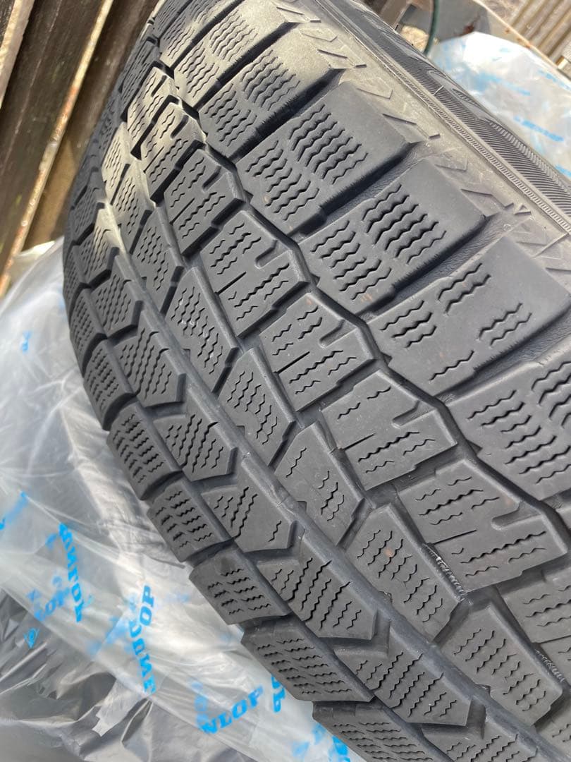 DUNLOP スタッドレスタイヤ 225/60R17 ホイール付き