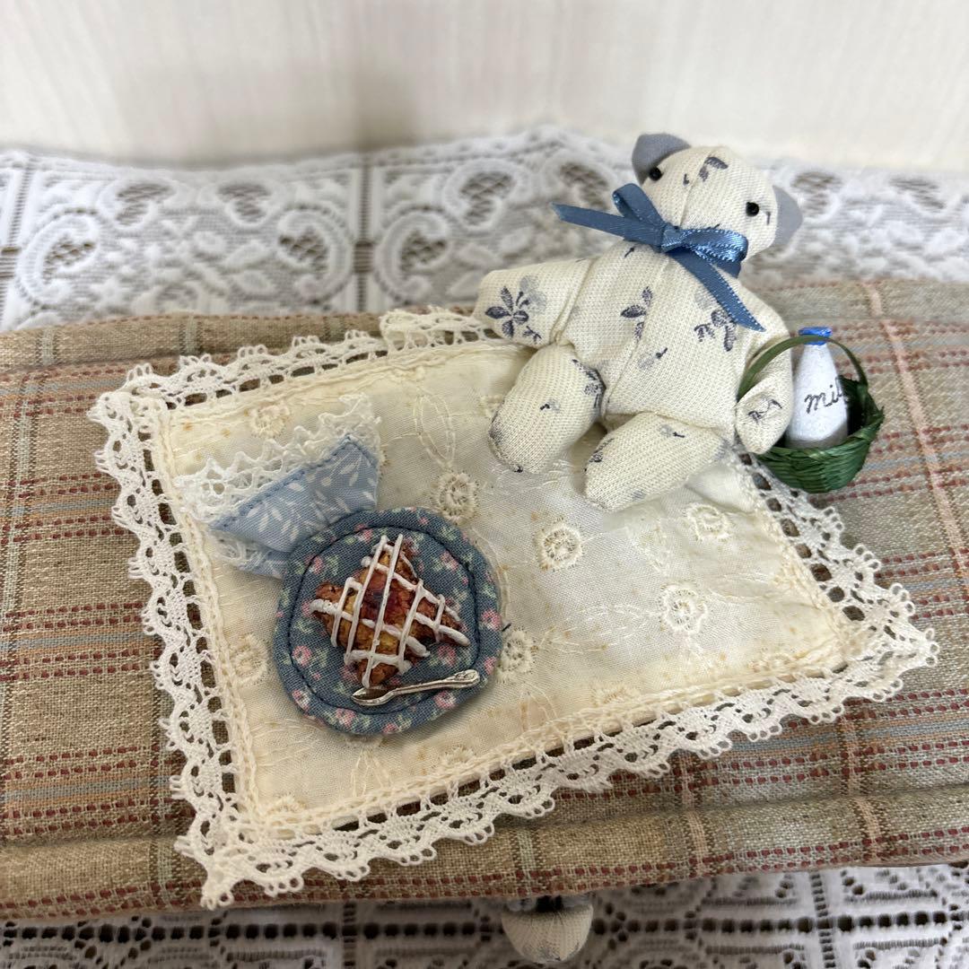 マニー　コラージュエプロン&ランチョンマット＆カトラリーケース