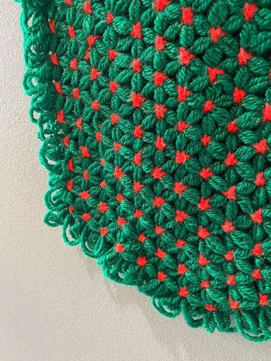 古着 ビンテージ 80s 緑 赤 グラニー マット 絨毯 キャンプ ラグ