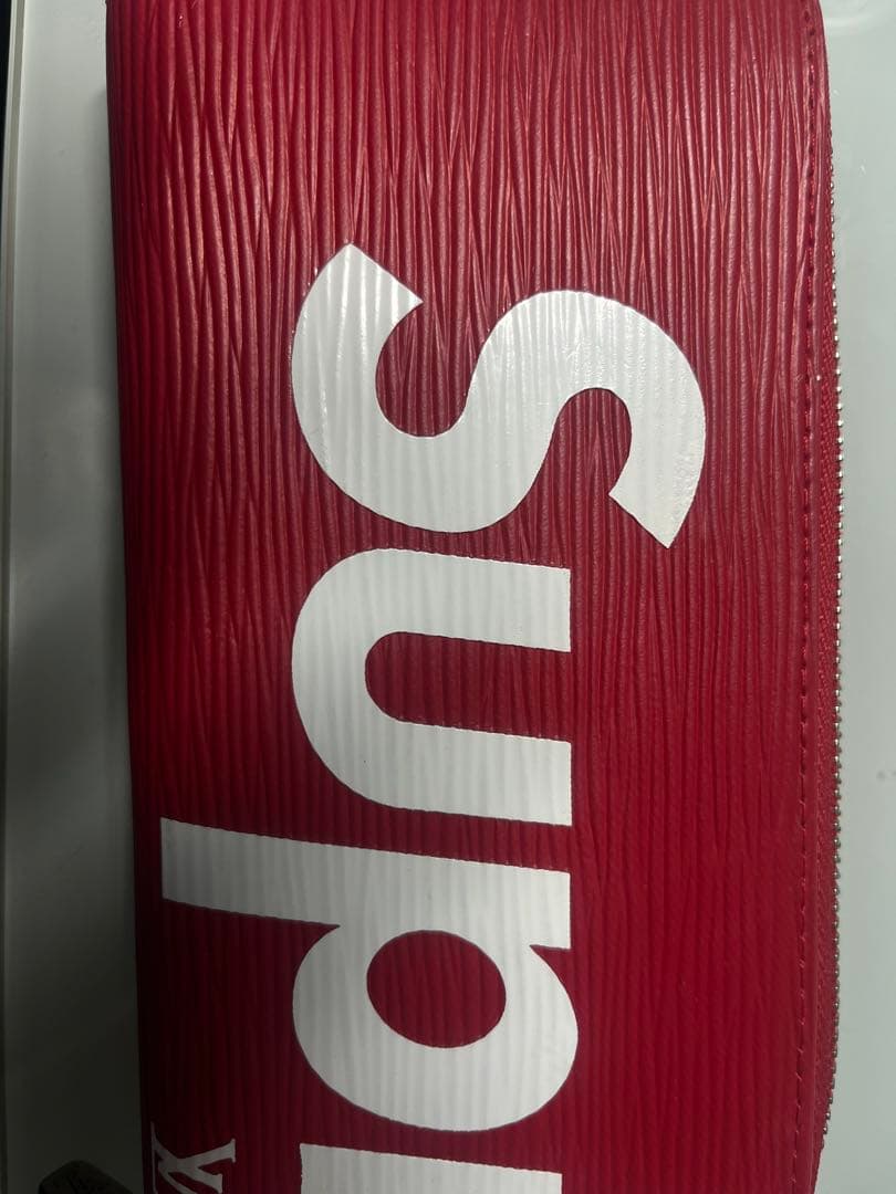 Supreme ロゴ入り長財布 レッド