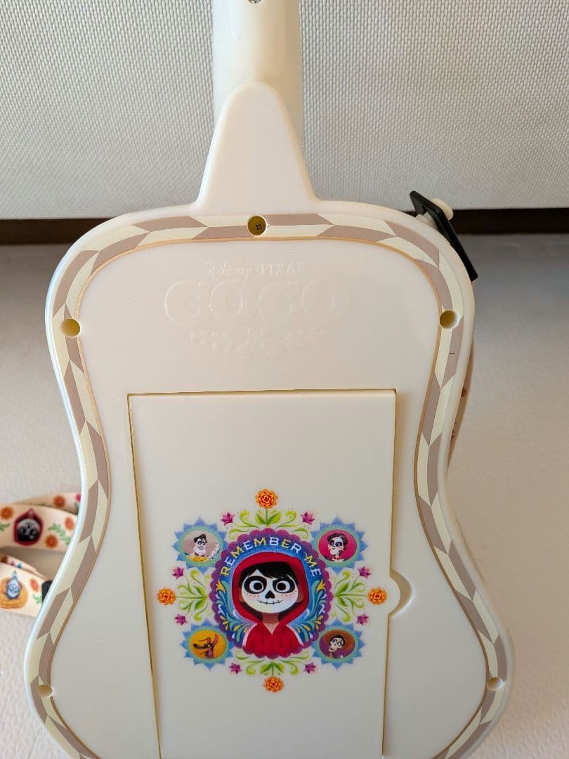 ディズニーパーク　リメンバーミーCOCOギター　ポップコーン　海外限定