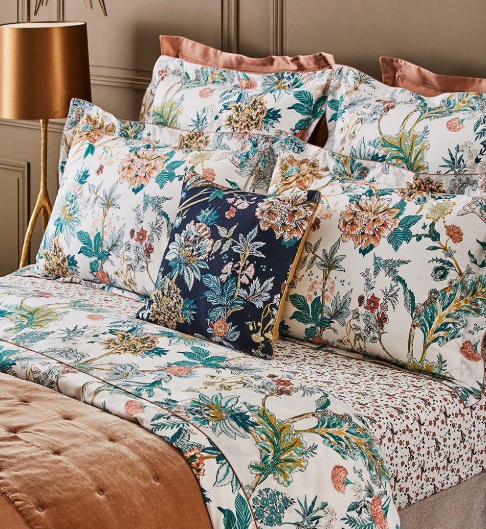 新品★イヴドローム　クッションカバー　74×74 ピローケース　枕カバー