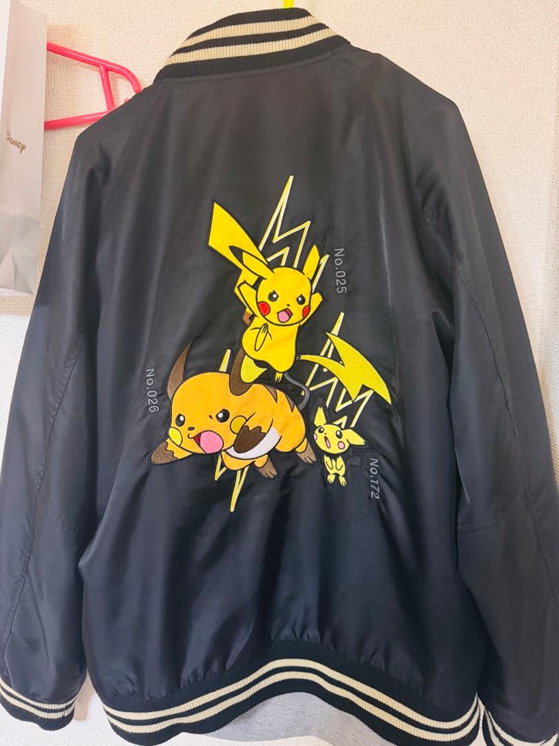 最安値　グラニフ|ピカチュウ＆ライチュウ＆ピチュー｜ボンバージャケット Lサイズ