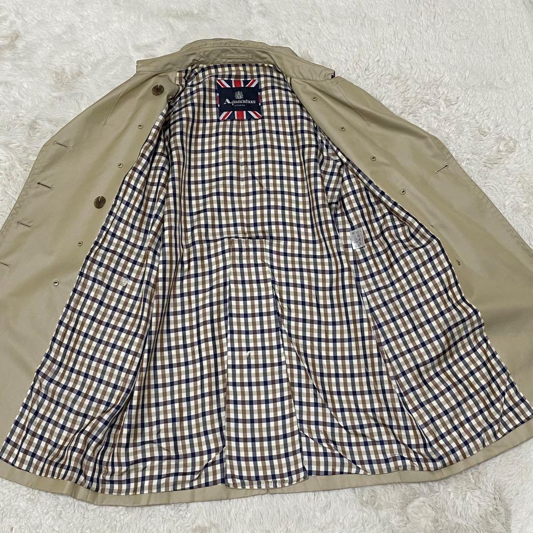 アクアスキュータム　トレンチコート　ベルト　ベージュ　ギャバジン　クラブチェック