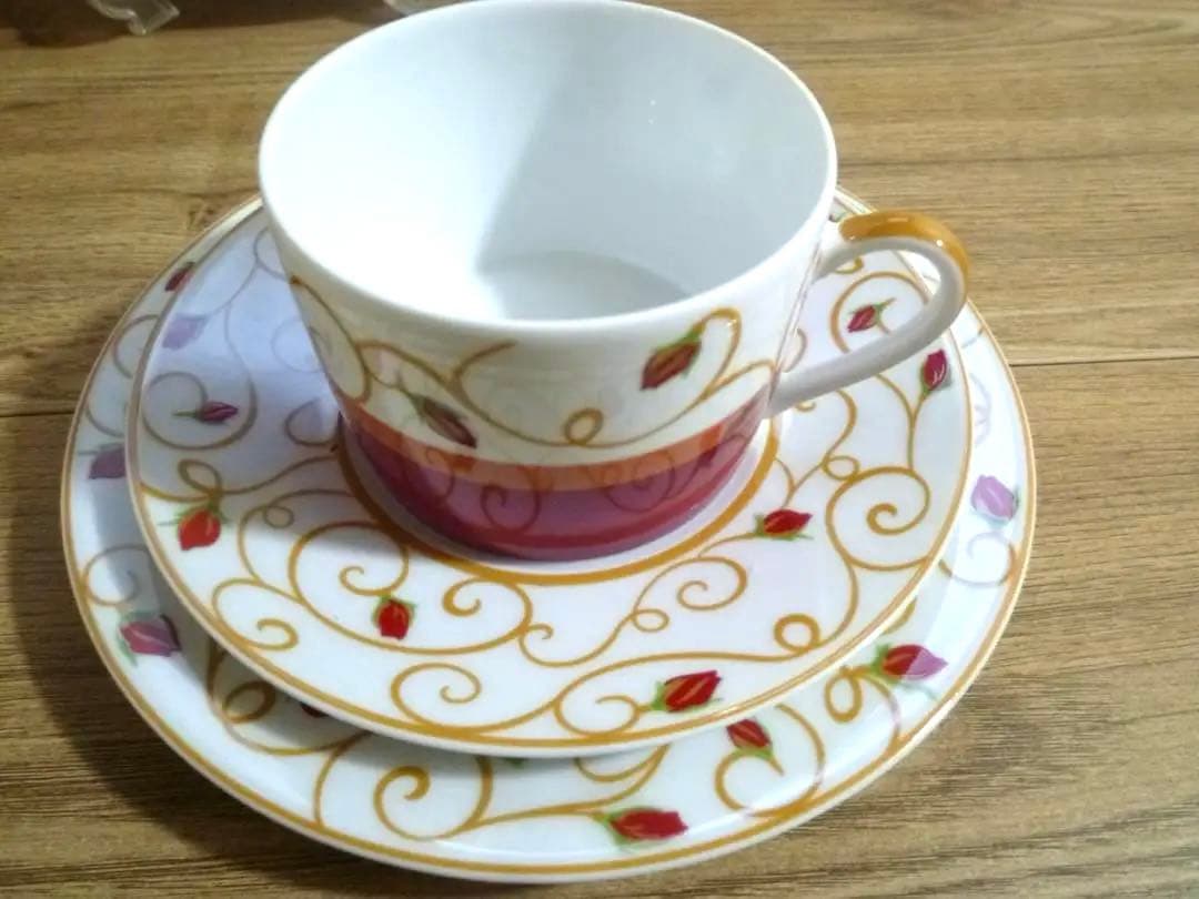 ベルナルド ボアドローズ カップ＆ソーサーと プレートのセット