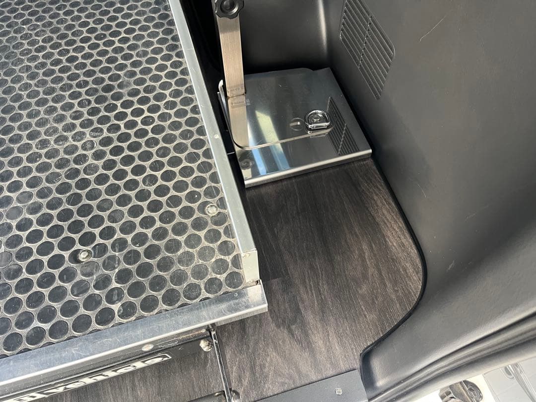 ハイエース　ユーアイビークル　スライドフロア　PJ